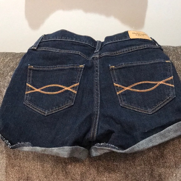 Abercrombie and Fitch high waisted shorts. Size 24 - Picture 2 of 2